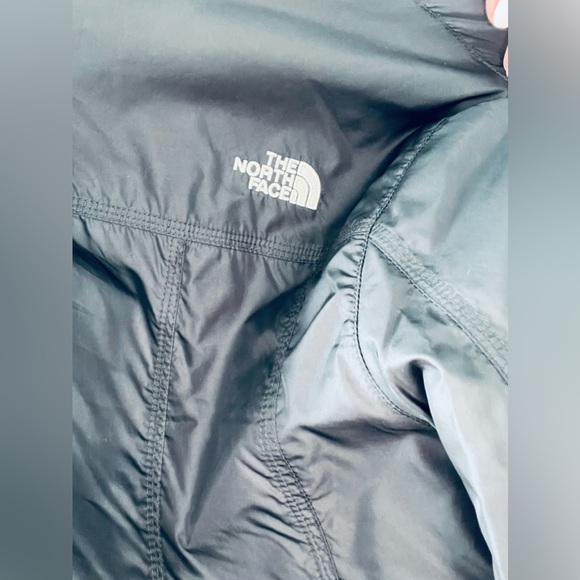 North face jacket - Picture 7 of 9